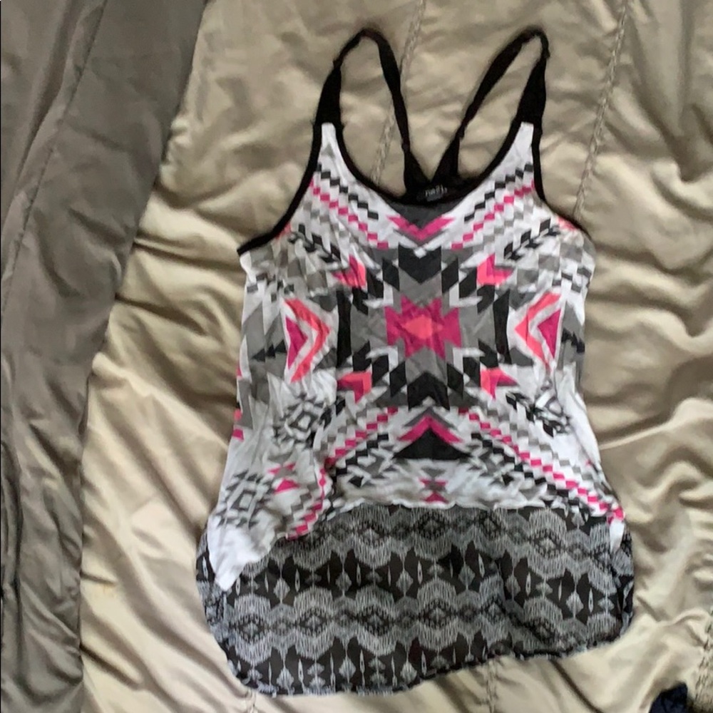 High low pattered tank